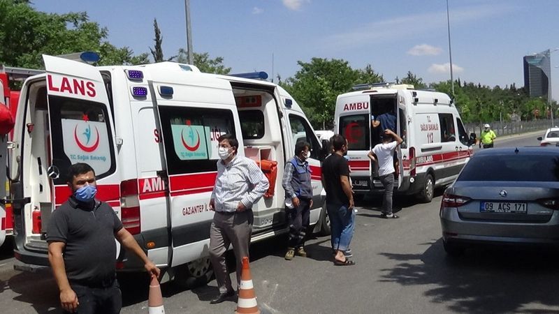 Son Dakika...Video Haber...Gaziantep'te feci kazada asfalta savruldular 6